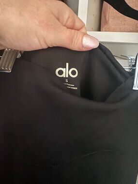 Alo Yoga Black High-Waisted Leggings | Size Small | Sculpting Fit